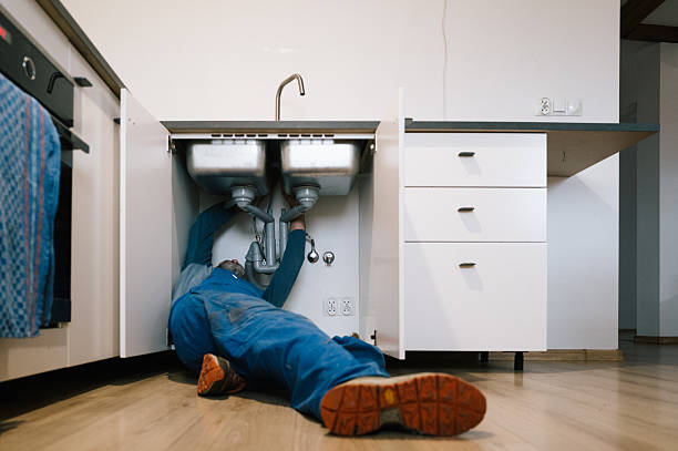 Professional Pipe Repair technician working in Hamilton, MO